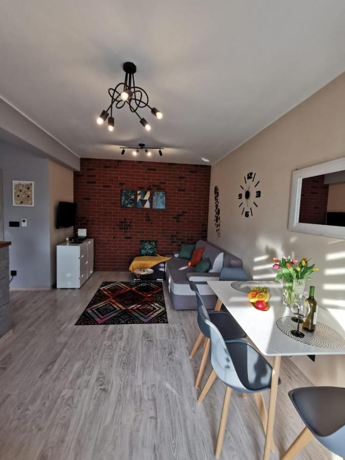 Apartament Osiedle Jelonka Apartment Jelenia Gora Exterior photo